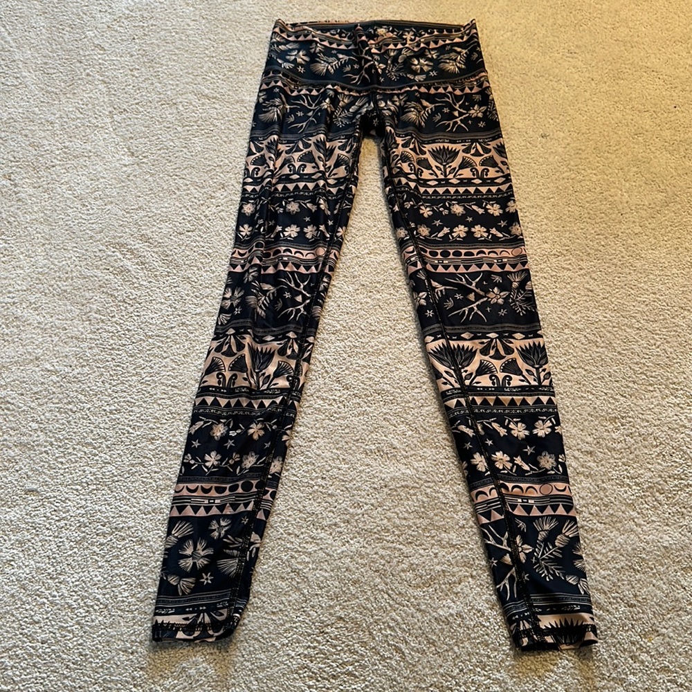 Teeki yoga pants size small